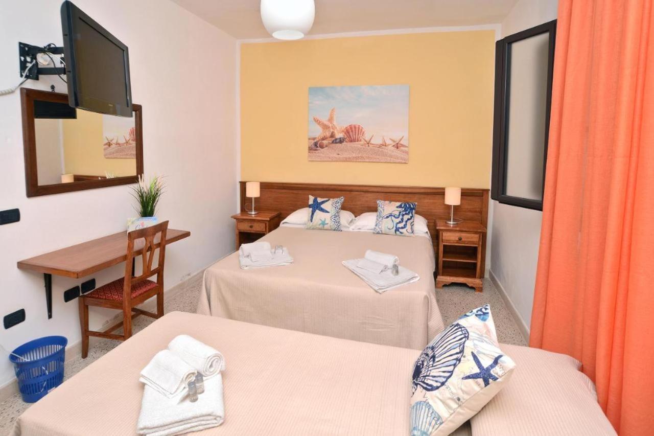 Coral B&B Porto Cesareo Bagian luar foto